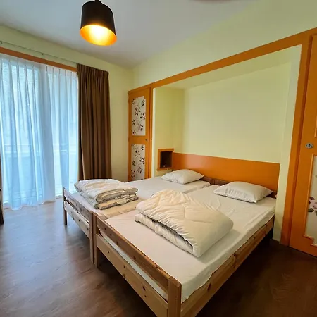 Apartament Charming 2-bedroom In The Heart Of T30