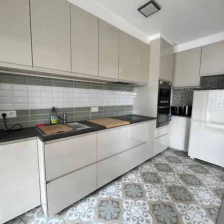 Apartament Charming 2-bedroom In The Heart Of T30